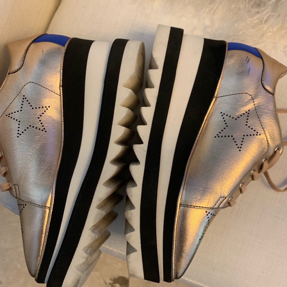 Shoes - Picture 3 of 8